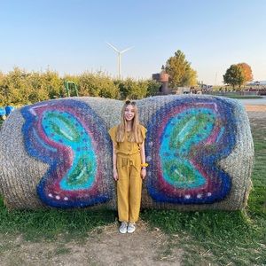 Meet your Posher, Katelyn